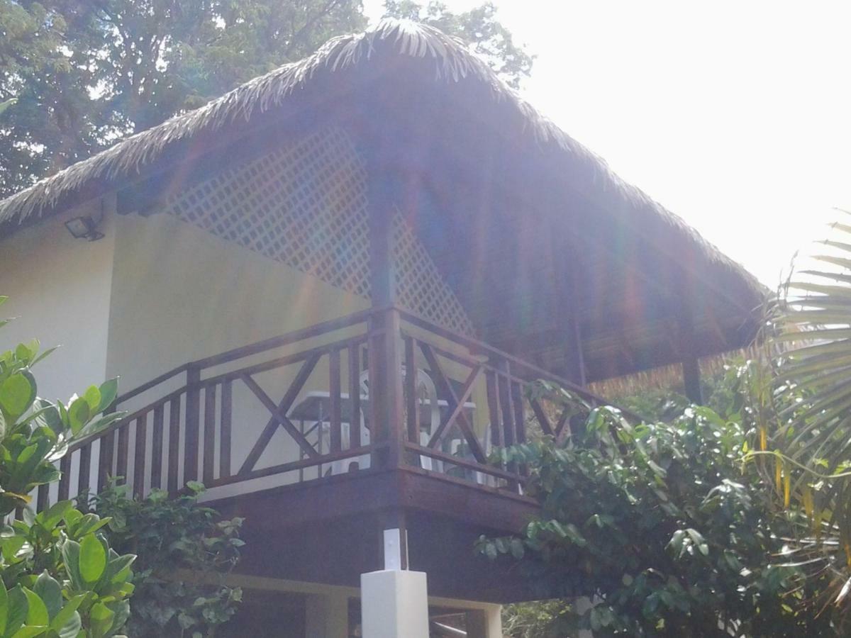 Fare Manutea Hotel Nuku Hiva Exterior photo